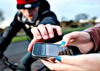 यावल येथे तरूणाच्या हातातील मोबाईल हिसकावला