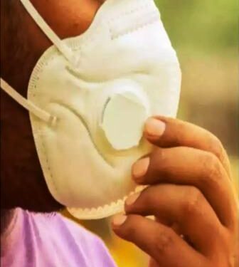 दिल्ली पुन्हा निर्बंधांच्या उंबरठ्यावर, मास्क न लावल्यास 500 रुपये दंड