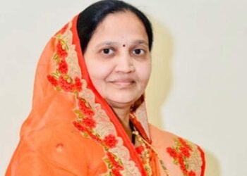 सौ. लत्ता ताई सोनवणे यांना आदिवासी मंत्री पद द्या ; आझाद आदिवासी कोळी सामाजिक संघटना