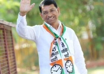 शिवसेनेच्या संभाव्य विभाजित मतांमुळे देवकरांना होणार फायदा ?