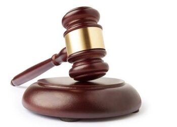 शहरात अल्पवयीन मुलीला डांबून ठेवत अत्याचार ; आरोपीला सश्रम कारावास