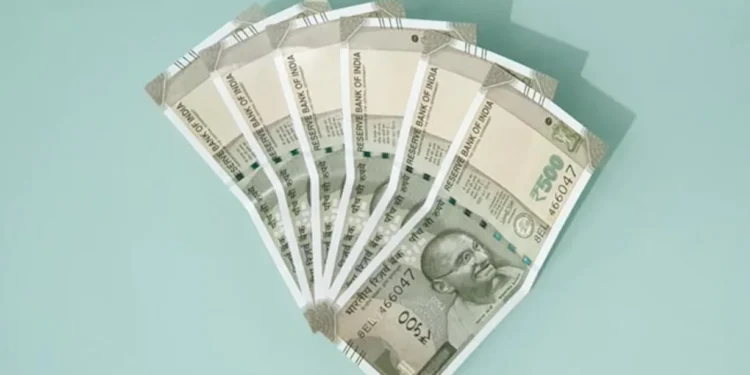 नोटा बँकेत देताना सावधान, तपासून घ्या… पारोळ्यात एकावर गुन्हा दाखल