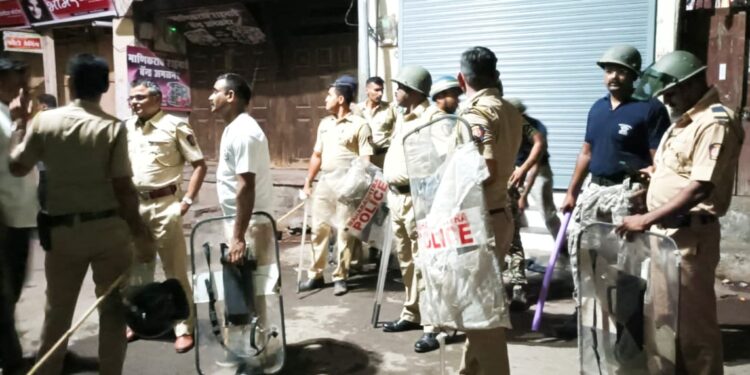 अमळनेर शहरातदोन गटात दगडफेक प्रांताकडून संचार बंदीचे आदेश जारी