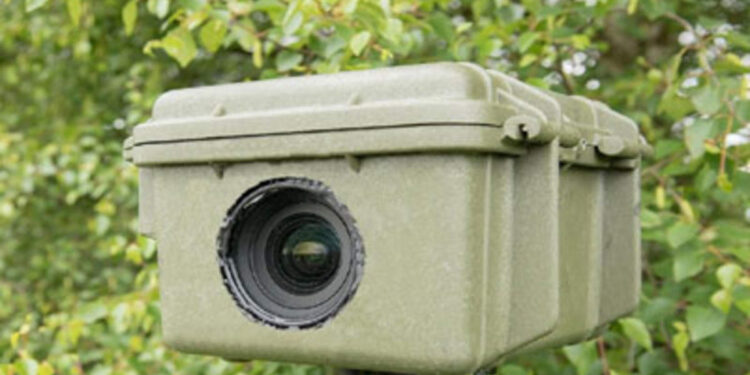 जंगलात लावलेले ट्रॅप कॅमेरे चोरीस