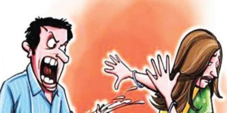 खळबळ, माझ्याशी लग्न कर अन्यथा ऍसिड फेकेल… तरुणाची अल्पवयीन मुलीला धमकी !