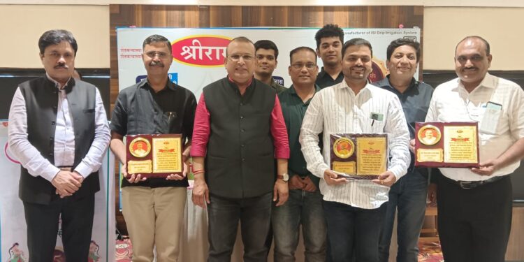 वितरकाने शेतकर्‍यांना शासकीय सिंचन योजनेचा लाभ उपलब्ध करून द्यावा – श्रीराम पाटील