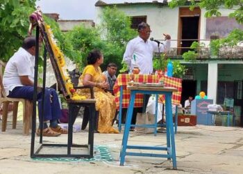 सृष्टी घेतली, आता विज्ञानाची दृष्टी पण घ्यावी