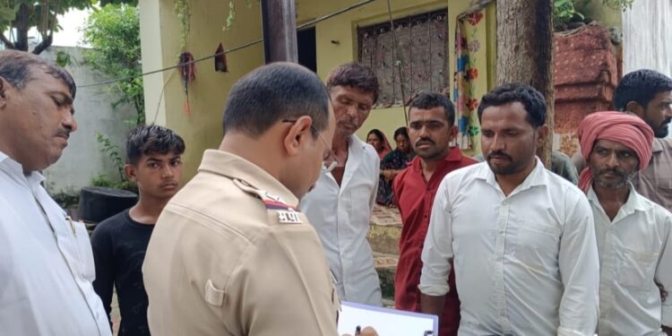 दागिन्यांसह रोख मुद्देमाल चोरी ; गुन्हा दाखल