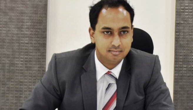 नूतन जिल्हाधिकारी आयुष प्रसाद यांनी स्वीकारला पदभार