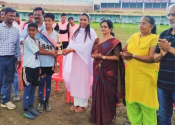 समर्पण करायला लावणारा फुटबॉल – डॉ.केतकी पाटील