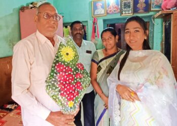 कारगिल विजय दिनानिमित्त डॉ.केतकीताई पाटील यांनी केला माजी सैनिकाचा सन्मान