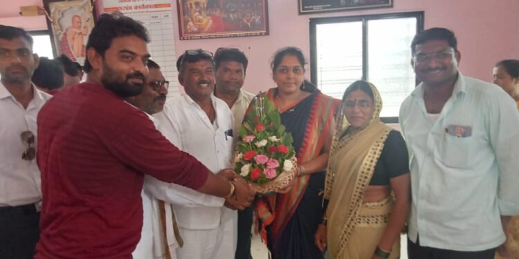 मातीच्या ढिगाऱ्याखाली दबून तरुणाचा मृत्यू ? प्रकरण दाबल्याची ग्रामस्थांत चर्चा !