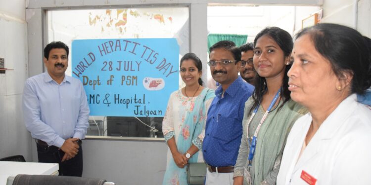 हिपॅटायटीस दिनानिमित्त शासकीय वैद्यकीय महाविद्यालयात लसीकरण शिबीर