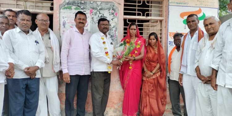 बांबरुड सरपंचपदी ज्योती पाटील यांची बिनविरोध निवड