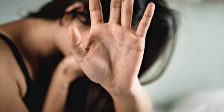 महाविद्यालयीन तरुणीवर अत्याचार ; एकावर गुन्हा दाखल