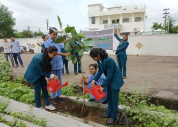 गोदावरी नर्सिंग महाविद्यालयातर्फे वृक्षारोपण