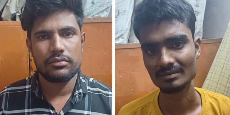 गुंडगिरी बोकाळली, घरात घुसून तोडफोड करीत दाम्पत्याला कोयत्याने मारहाण