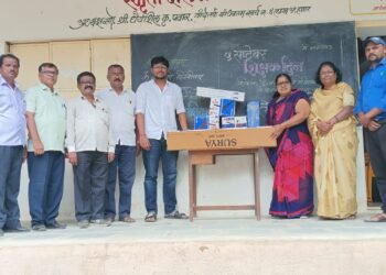 आय टी इंजिनियर गृहिणीच्या वाढदिवसानिमित्त शाळेला अनोखी भेट