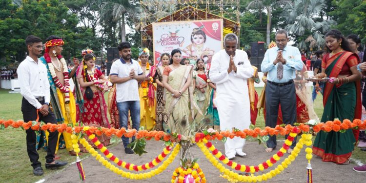 गोदावरी नर्सिंग महाविद्यालयात श्री कृष्ण जन्माष्टमी व दहीहंडी उत्साहात