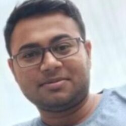 पुलावरील पुराच्या पाण्यात वाहून गेल्याने तरुणाचा मृत्यू, कामावर जाताना घडली घटना