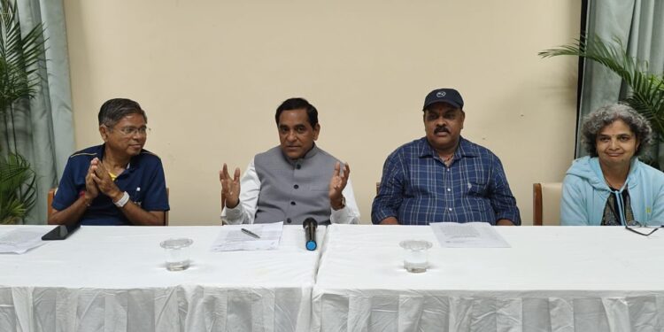 जळगावात प्रथमच राष्ट्रीय महिला क्रिकेट स्पर्धेच्या पुर्वतयारीसाठी क्रिकेट स्पर्धेचे आयोजन