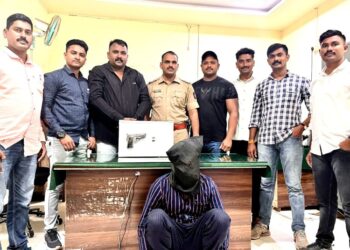 गावठी पिस्तूल, काडतुसांसह हद्दपार आरोपी गजाआड