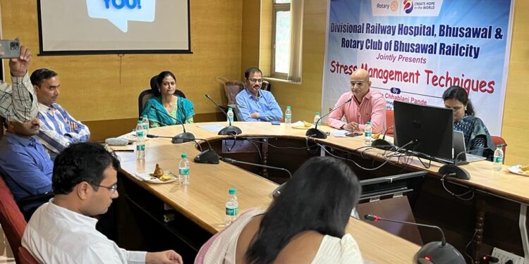 रेल्वे हॉस्पिटल, भुसावळतर्फे तणाव व्यवस्थापन तंत्र सेमिनार उत्साहात