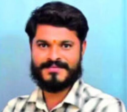 महामार्गावर उभ्या ट्रकला दुचाकीची धडक; तरुणाचा जागीच मृत्यू