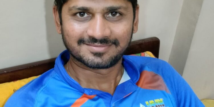 राज्य क्रिकेट पंचाच्या पॅनेलमध्ये जळगावचा वरूण देशपांडे