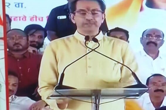 आरएसएसने आदर्श व्यक्तिमत्व उभी केली नाही, महापुरुष चोरलेत…