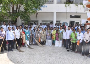 जैन इरिगेशनच्या सहकाऱ्यांकडून ‘स्वच्छांजली’ द्वारे महात्मा गांधीजींना आदरांजली