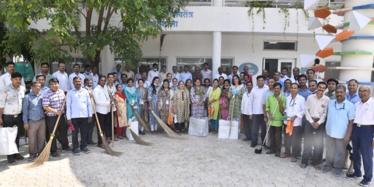 जैन इरिगेशनच्या सहकाऱ्यांकडून ‘स्वच्छांजली’ द्वारे महात्मा गांधीजींना आदरांजली