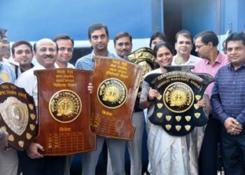 भुसावळ रेल्वे विभागातील १३ कर्मचार्‍यांना विशिष्ठ सेवा पुरस्कार
