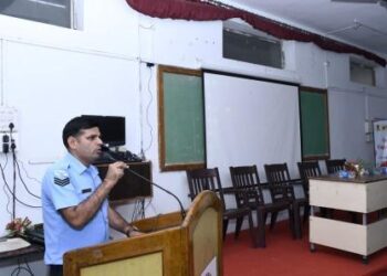 गोदावरी अभियांत्रिकी महाविद्यालय व तंत्रनिकेतन येथे भारतीय वायुसेनेतील रोजगाराच्या संधी व वायुसेनेतील जीवनावर मार्गदर्शन