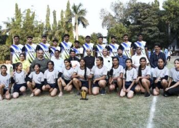 गोदावरी अभियांत्रिकी महाविद्यालय व तंत्रनिकेतन येथे भारतीय वायुसेनेतील रोजगाराच्या संधी व वायुसेनेतील जीवनावर मार्गदर्शन