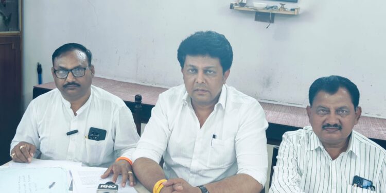 एरंडोलच्या कुस्ती आखाडा बांधकामात मुख्याधिकाऱ्यांच्या संगनमताने गैरव्यवहार