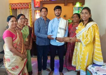 अग्निविर अंतर्गत नेव्ही मध्ये निवड झालेल्या अग्निविर कल्पेश सपकाळेचा डॉ केतकी पाटील यांनी केला सत्कार