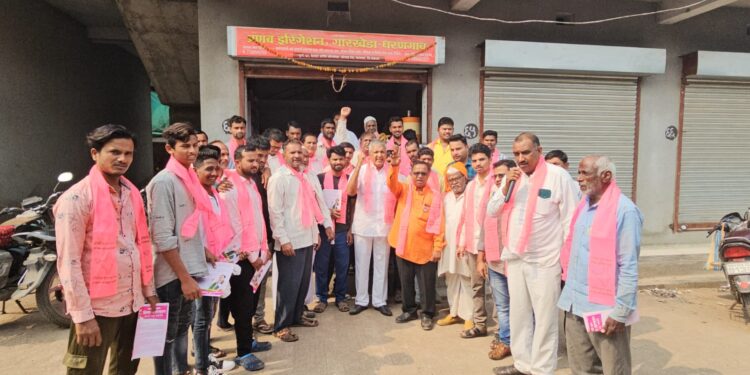 धरणगाव शहरात बीआरएस पक्षाचे गुलाबी वादळ