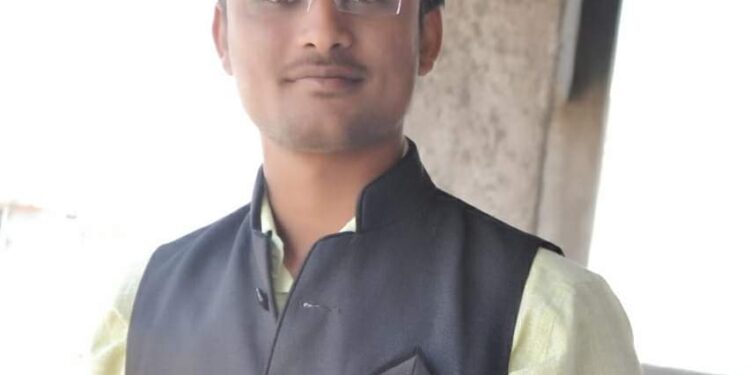 परधाडेच्या तंटामुक्ती समितीच्या अध्यक्षपदी प्रतिक महाजन