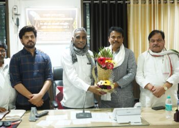 गोदावरी फाऊंडेशनतर्फे काँग्रेसचे उपाध्यक्ष संजय राठोड यांचे स्वागत