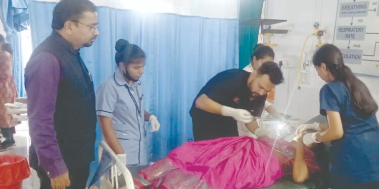 डॉ. उल्हास पाटील वैद्यकीय महाविद्यालयातील कर्मचार्यांचे प्रसंगावधान