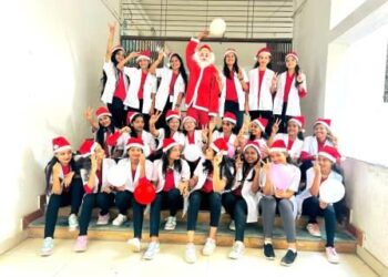 गोदावरी नर्सिंगमध्ये अवतरले सँन्टाक्लॉज