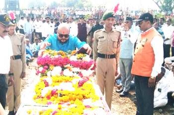 वीर जवान भानुदास पाटील यांच्यावर शासकीय इतमामात अंत्यसंस्कार