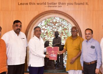 जैन इरिगेशन सिस्टिम लि. चे अध्यक्ष अशोक जैन यांना अयोध्येतील रामलला प्राणप्रतिष्ठा सभारंभाचे निमंत्रण