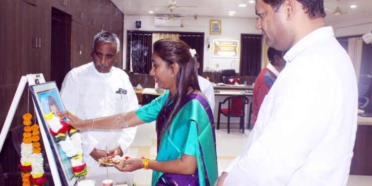 क्रांतीसुर्य सावित्रीबाई फुले जयंतीनिमीत्त सावित्रीबाई फुलेंना अभिवादन