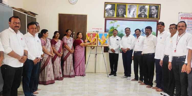 श्री .गो .से. हायस्कूल पाचोरा येथे स्वामी विवेकानंद व राजमाता जिजाऊ यांची जयंती उत्साहात साजरी