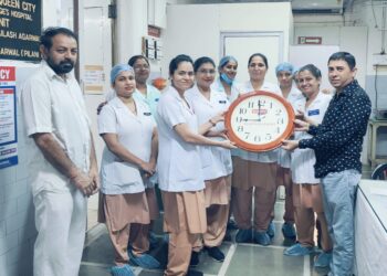 “केसरीराज”तर्फे कृतज्ञतापूर्वक सेंट जॉर्जेस हॉस्पिटलला भेटवस्तू प्रदान