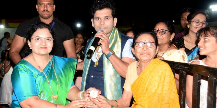 शिवसेनेची मशाल निशाणी ठेवा लक्षात…वैशालीताईंना पाठवा तुम्ही विधानभवनात !