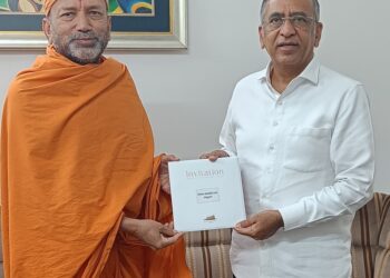 संयुक्त अरब अमिरातीमधील बीएपीएस मंदिराच्या उद्घाटन सोहळ्याचे अशोक जैन यांना निमंत्रण