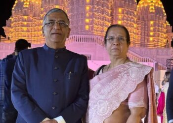 संयुक्त अरब अमिरातीमधील बीएपीएस मंदिराच्या उद्गघाटन सोहळ्यास अशोक जैन यांची उभयता उपस्थिती